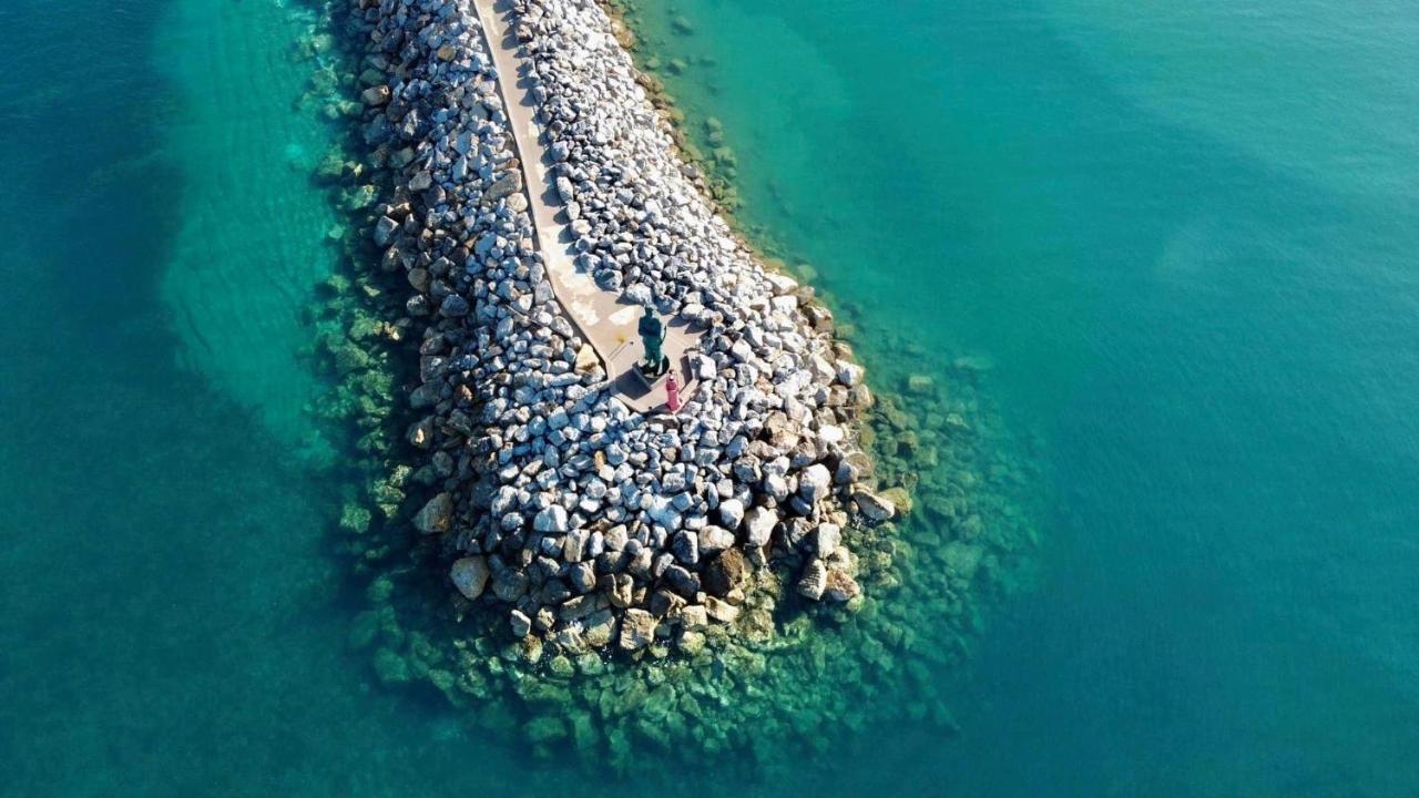 Il Faro Appartamenti Сан Винченцо Екстериор снимка